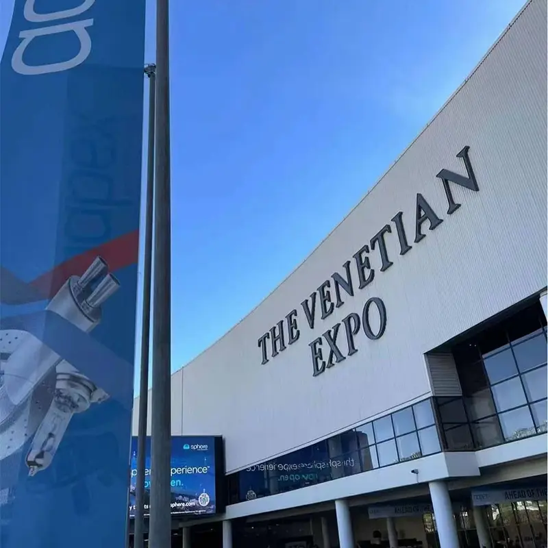 Luxfighter Car LED -strålkastare som visar upp i AAPEX 2023 LAS VEGAS